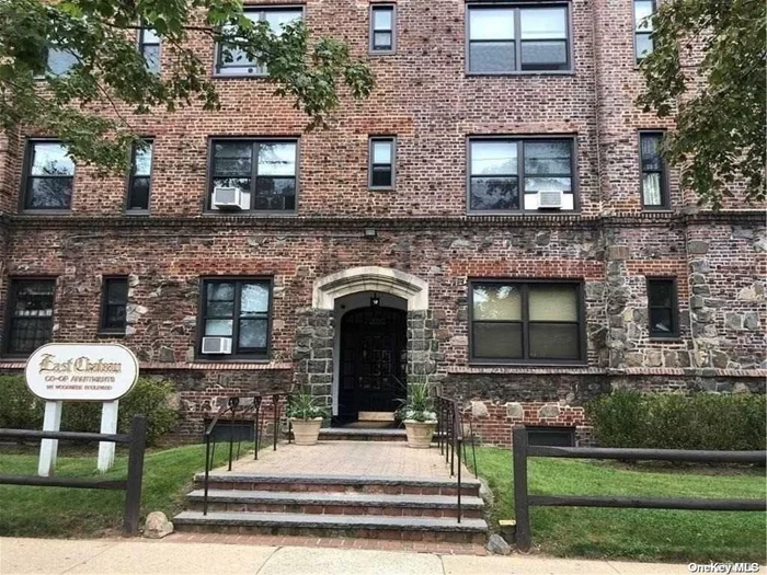 Move right in!! 2 Bedroom Apartment, Elevator Bldg in SD #14, Pre-War Bldg, Pet Friendly, Laundry Room in Basement, Wood Floors, New Windows, Corner Apartment, Beautiful Renovated Kitchen w/SS Appliances, 3 A/C Units, Close to RR, Shopping & Houses of Worship. A must-see!