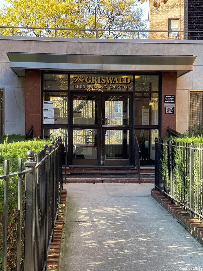 Welcome to The Griswald Building in Briarwood. This Spacious sunny 2 Bedroom (king size) apartment features a large living room, dining area. Hardwood floor throughout. This unit is conveniently located within 2 blocks of the Briarwood E&F train station. Buses Q60, Q44SbS and Q20A/B. Close to School, Restaurants, Park, Library, Supermarkets.. Easy Street Parking...