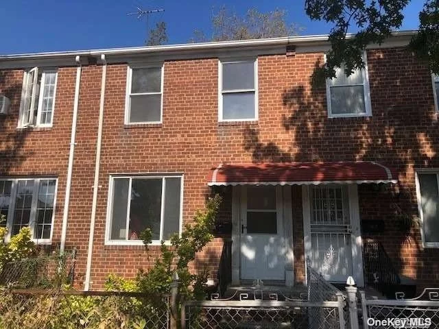 Lovely Whole House For Rent In Flushing; Features Spacious Living Room, Dinette, And New Kitchen w/ Dishwasher On The 1st Floor. 2 Bedrooms And Full Bathroom On The 2nd Floor. Hardwood Floors Throughout. Basement Features Laundry Room With W/D Hookups. Backyard Included. Conveniently Located In Walking Distance To Auburndale LIRR.