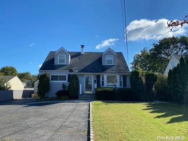 Great Syosset Rental !! 4 Bedrooms, 3 Full Baths, Finished Basement , Large Driveway For Plenty of Off Street Parking, Fenced Yard, Convenient To All Major Highways & LIRR