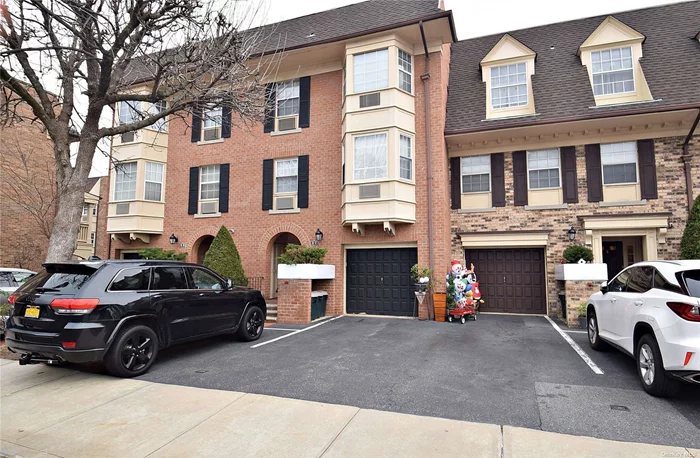 GATED COMMUNITY, LUXURY LIVING, PRIME LOCATION, BAY WINDOW, THIS CONDO COMES WITH GARAGE AND DRIVE WAY , UPDATED KIT & BATH, WASHER/DRYER INSIDE UNIT, STORAGE RM IN BASEMENT, 24 HR SECURITY, CLUB HOUSE(INDOOR-OUT DOOR POOL)GYM, SAUNA TENNIS COURT,
