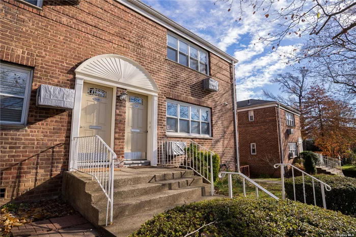 Welcome Home to This Brand New Upper Alley Pond Apartment Featuring Stainless Steel Appliances, Generous Living Space, & An Eat in Dining Area. Hardwood Floors, Enormous Closet Space, & An Updated Bathroom with New Fixtures. Sits Nicely Nestled on Well Maintained Grounds. Near Schools, Shops, & Transportation.