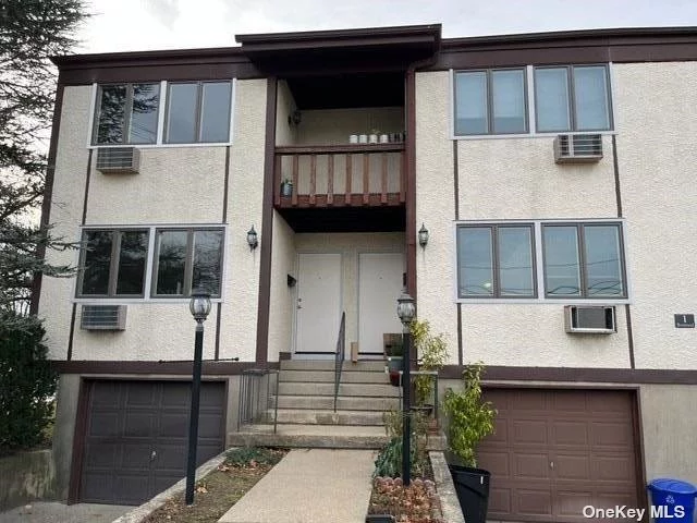 Two Bedroom, 2.5 Bath Townhouse with Hardwood Floors and New Windows Throughout. Garage, Washer/Dryer in Basement. Conveniently Located Close to Manorhaven Community Park, Pool and Beach and Soundview Shopping Center.