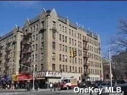 Prime Location. The Convenient Location In Downtown Flushing, Close To All. The Sunny & Bright High Ceiling One Bedroom Apartment Features A Large Living Room, A Large Bedroom, Full Bath, Open Kitchen And A Dining Area. All Rooms With Large Windows And Lots Of Closets.