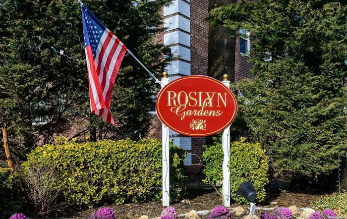 PRESTIGIOUS ROSLYN GARDENS COOP BOASTS 1 BEDROOM, LR, DR, EIK, AND 1 FULL BATH! CLOSE TO BUS, LIRR, MAJOR HIGHWAYS, AND RESTAURANTS! WILL NOT LAST! A MUST SEE!