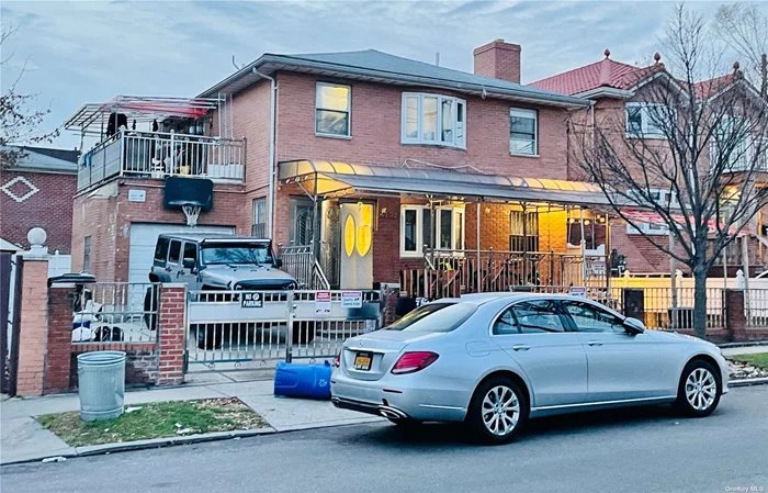 Legal two dwelling with over-size lot situated in a quiet street with R3A 50x71 sqft zoning. Two minutes to Kissena Park. Closed to all, including supermarket, restaurants, parks. Huge garage with driveway for cars.