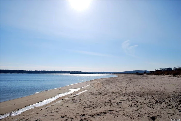 Enjoy the pristine sugar sand Bay beach - 4 minutes from your house