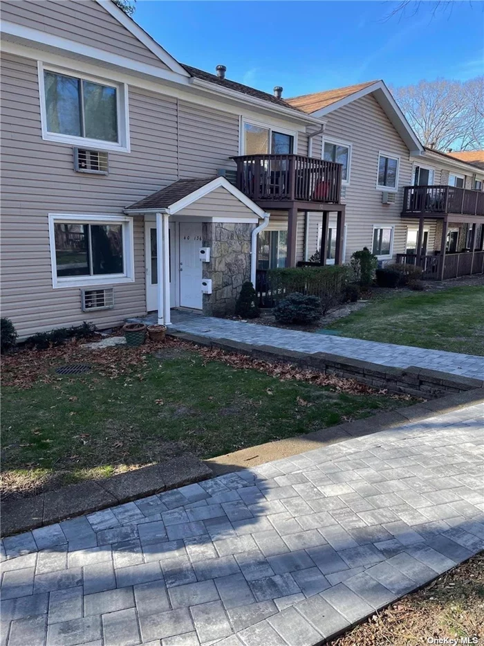 Water&rsquo;s Edge, a premiere cooperative community in Patchogue. Immaculate 1 bedroom 1 full bathroom, with generously sized rooms and great flow. Unit is conveniently located near all amenities.
