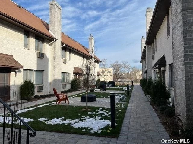 Two Bedroom Apartment on Manhasset Isle. New Kitchen and Powder Room. Wood Floors Throughout. Each Bedroom has Private Bathroom. Loft Room on 3rd Floor. Laundry Facility on Premises. Courtyard Just Renovated- New Pavers, Plantings, Lighting. Conveniently Located Close to Soundview Shopping Center.