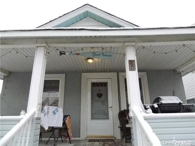 Beautiful Beach Bungalow Whole House Rental, EIK w/ SS appliances, LivRm/DIning Area with High Ceilings, 2 Bdrms, 1 Bath, Washer/Dryer, Front Porch, Fenced in Yard, Spacious Attic for storage, Only a block away from the Beach, Near Shops, Restaurants, Come Live at the Beach!!
