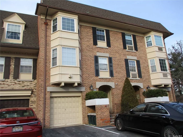 GATED COMMUNITY, LUXURY LIVING1900 SF DUPLEX, , PRIME LOCATION, BAY WINDOW, THIS CONDO COMES WITH GARAGE AND DRIVE WAY , TORALLY NEW, UPDATED KIT & BATH, WASHER/DRYER INSIDE UNIT, SMALL STORAGE RM IN BASEMENT, 24 HR SECURITY, CLUB HOUSE(INDOOR-OUT DOOR POOL)GYM, SAUNA TENNIS COURT, NEAR ALL