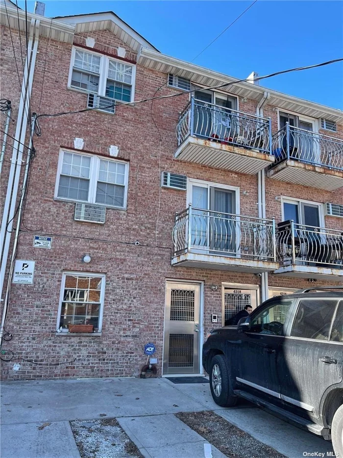 Beautiful Colonial House, 3 floors plus basement. Use as 3 Family, 1st-floor use as Office and Full Finished Basement with Excellent Rental Income. 2 Blocks Way From Lirr, Nearby Shopping Areas Restaurants, Best School District. Very Good For Investors!!!!South Exposure!!!