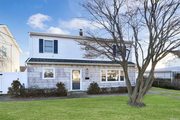 Large 1900 square foot 3 bedroom colonial in Massapequa schools. Fully dormered with great sized bedrooms and 2nd floor laundry. First floor open great room with formal dining room and family room overlooking large backyard. Gas heating and cooking, 60 x 100 midblock property, close to school, LIRR & Park