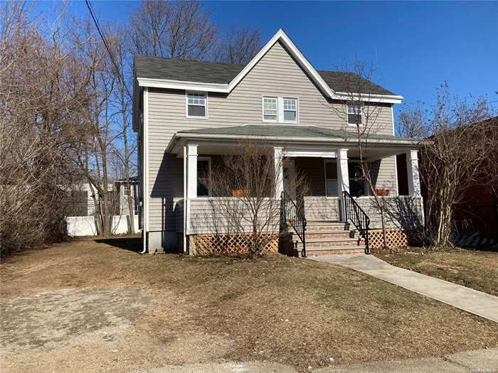 Roslyn Heights. Recently Renovated 3 Bedroom/1.5 Bath House Rental in the Heart of Roslyn Heights. Living Room, Dining Room, Efficiency Kitchen. Renovated Baths and Hardwood Floors Throughout. Washer/Dryer in Basement. Massive Backyard. Driveway Parking. In Very Close Proximity to LIRR, Shops, Dining and Town.