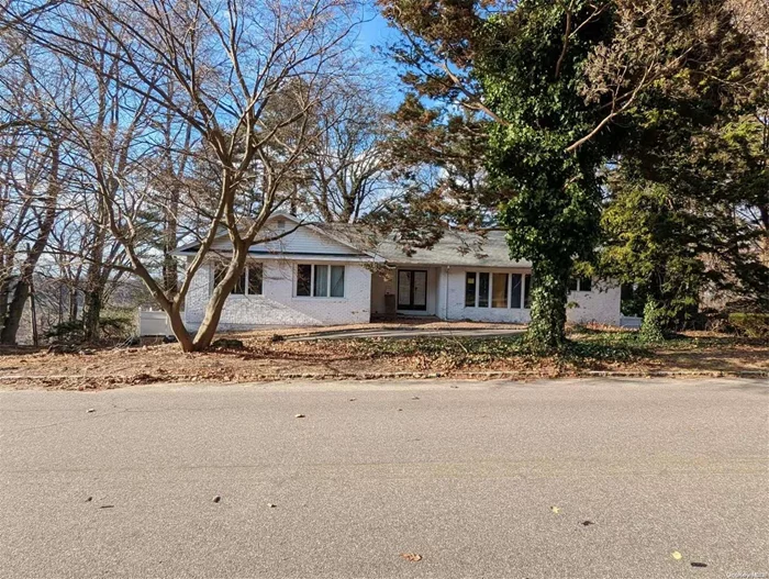 Beautiful piece of property in Country Estate, East Hills. 0.65 acre of land, not flat. House has 2448 sf one floor. Walk in unfinished basement. Great potential. Needs to be renovated, not in moving condition. All cash buyer only. Good for contractors.