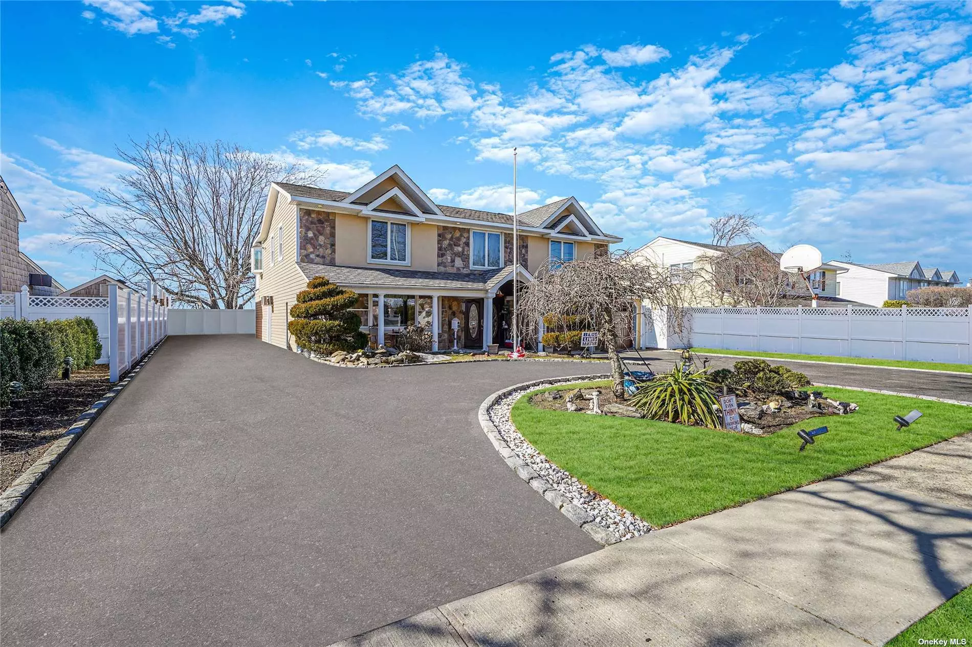 Gorgeous Mother/Daughter with proper permits in West Islip with in ground pool and pool house.