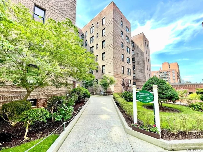 Great Location! Well Maintained Coop Unit Located In The Heart Of Flushing. Low Maintenance With All Utilities Included. Easy Access To Transportation & Convenience To All !