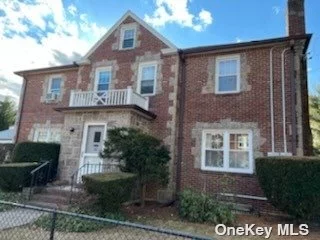 This short term rental (6-9 months) is a 1st floor apartment featuring 3 bedrooms, 1 full bath, beautiful living room/fpl, eat-in kitchen, hardwood floors. Full basement. No washer/dryer. Spacious yard. Close to town & LIRR.