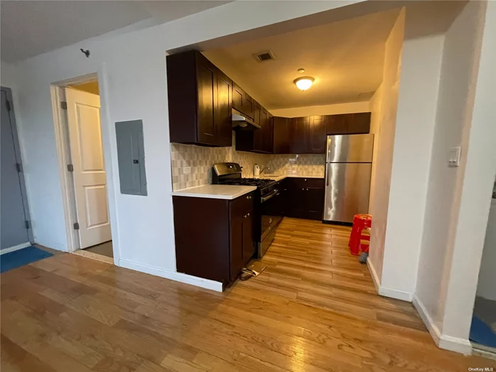 Close to M/R trains, near Queens Center Mall, 2 blocks away from retail stores, supermarkets and so much more. Spacious 2 bedroom 2 bathroom with lots of windows, and a balcony by the living room. Water included only.