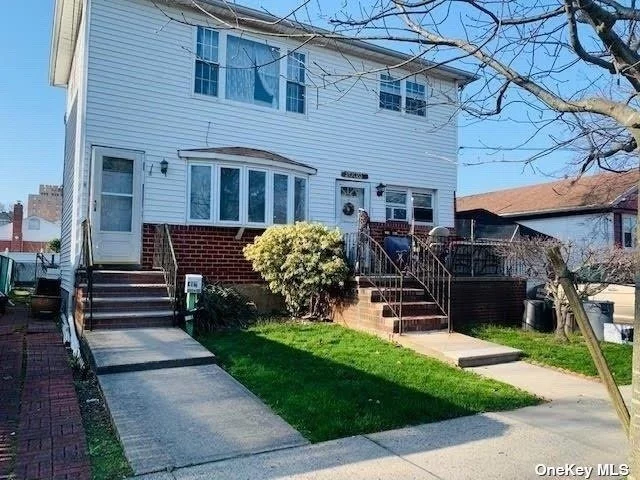 This beautiful 2 family house for rent, Large 3 bedrooms with 2 full bath located on the 2nd floor, Exposure to South, A lot of sunlights, Top rated School district 26.close to super market, laundry, and restaurants. Convenience to ALL.