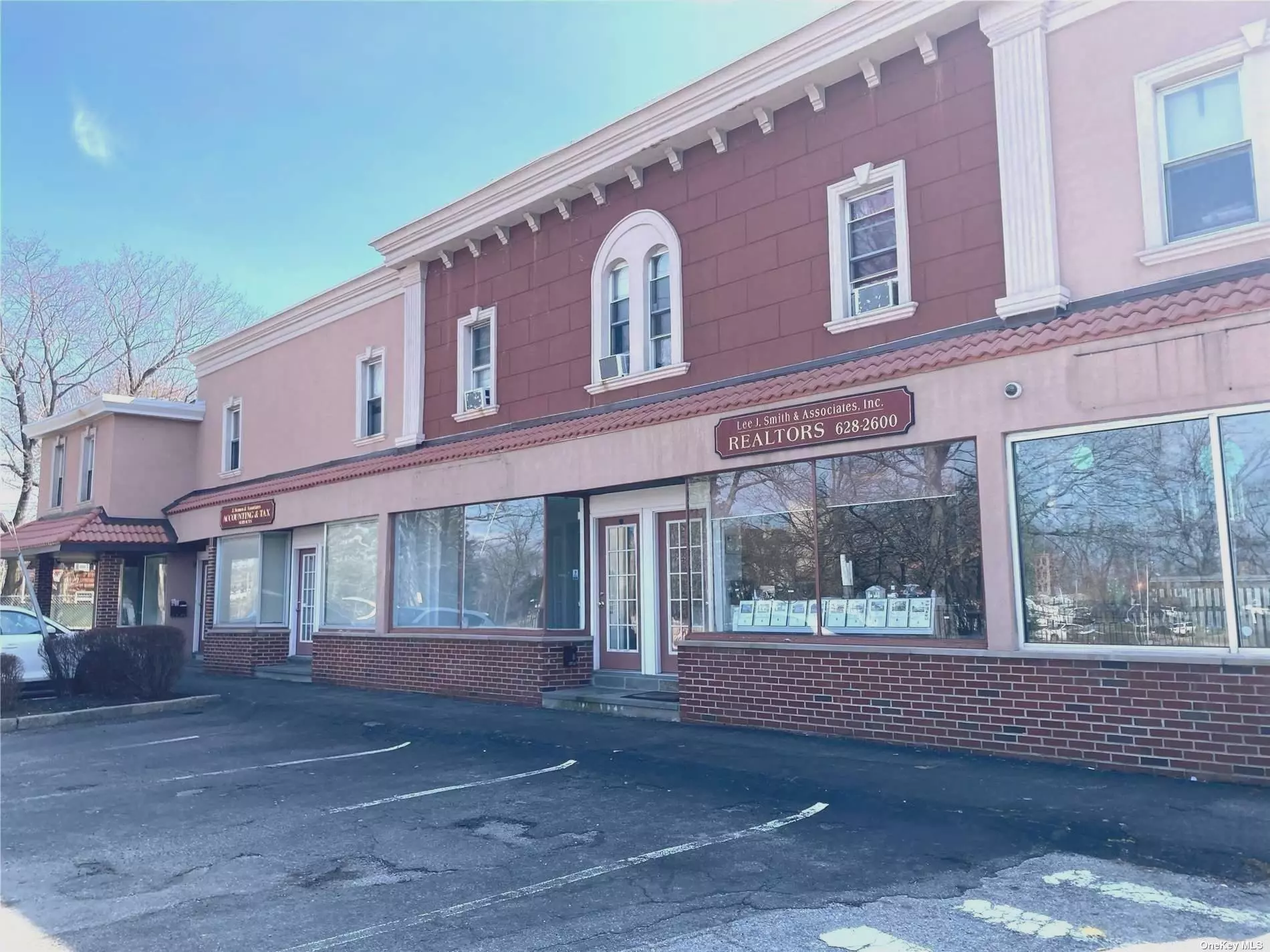 82 Bayville Ave is located on the busy main corridor of Bayville, NY. 16 Foot Wide Store Front in Center of shopping Strip. Front & Rear Parking with a rear entrance. Neighboring tenants include: Deli, Real Estate Office, Accountant, and IGA Grocery Store 8&rsquo;8 Foot Ceilings