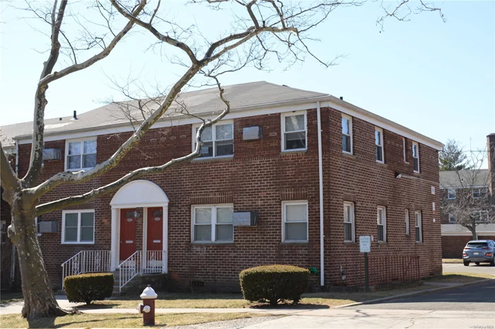 Brand new lower 2 Bedroom corner unit displays a super inviting layout providing ample sunlight as it is placed on beautiful, manicured grounds in Bayside. Unit is meticulously maintained containing an updated kitchen, renovated bathroom, and original pristine wood floors throughout the home. Conveniently located next to Alley Pond Trails, Shops, Restaurants, Expressways/ Parkways, MTA Buses (Q46 & Express buses to Manhattan QM6, QM36). Prestigiously Zoned School District 26, NO FLIP TAX, DOGS OK, 2 PARKING STICKERS INCLUDED, & 10% Downpayment is allowed., Additional information: Appearance:Mint