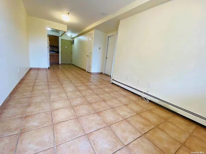 Flushing 1-bedroom & 1-bath apartment with balcony. 3rd floor 750 sf unit with spacious interior and area view from balcony. Building has 24-Hr security cam. Located near Northern Blvd, schools, shops, Q-16/20A/20B bus stops and minutes from #7 train, L.I.R.R., Main St.