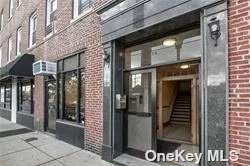 Totally renovated 1 Bedroom Apt with Washer/Dryer kitchen with quartz countertops + SS appliances, recessed lighting, storage in Basement. Close to Railroad, Shopping & Houses of Worship.