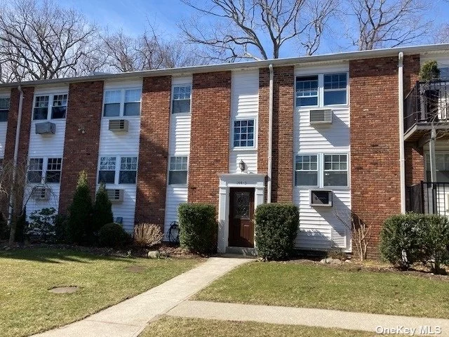 Adorable Lower Level Studio in Kingswood Community, Custom Built Divider for Bedroom Area, Low Maintenance, Pergo Floors, 6 Panel Doors, Updated Kitchen, Updated Bath with Bath Fitter, Laundry Room Right Downstairs Maintenance Includes: Taxes, Heat, Water, Landscaping & Snow Removal, No Pets