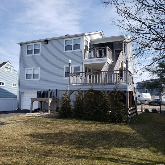 Great waterfront apartment. Like living in vacation land. Boat slip available on 1st come 1st serve basis. LR DR Kitchen one giant room. Great for entertaining. Covered deck on back of house.