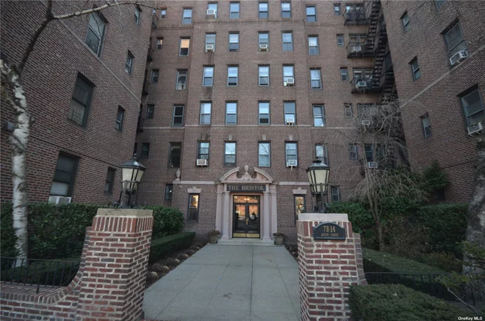 Large bright 1 bedroom with high ceilings. This apartment is a blank canvas for you to make your very own. Owner is offering a $25, 000 renovation credit to get you started. Convenient to all transportation, shops, and parks galore. Apartment is offered as is.