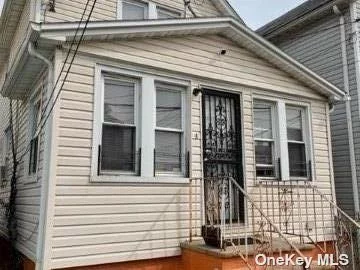 Well Maintained Detached Colonial 2 Bedroom, 2 Bath, Finished Basement.