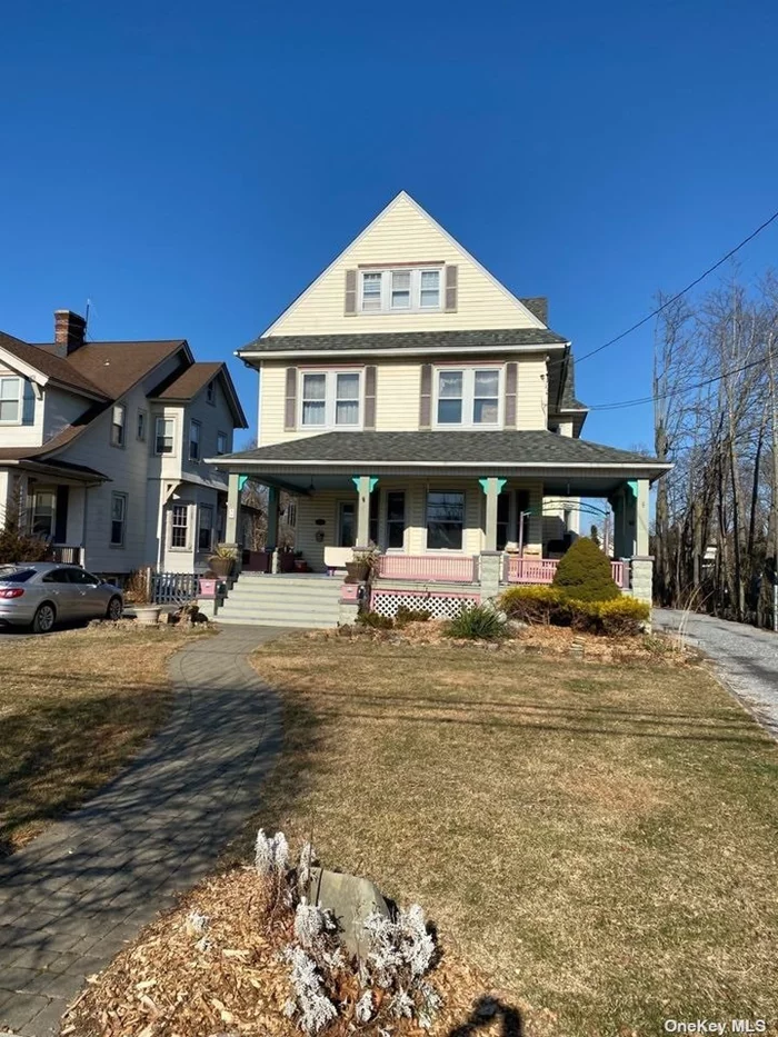 Amazing Location on Beautiful Tree Lined Street. Get the Best of Both Worlds with Easy Access to Fire Island Ferries and Downtown Bay Shore with over 25 Bars & Restaurants. Newly Renovated 2700 Sq Ft 5 Bedroom, 3 Bath Victorian Home with a Classic Front Porch. Sleeps 12 with New Outdoor Shower and Hot Tub.