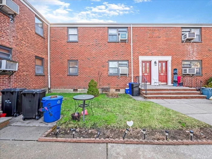 Fully Renovated and well maintained 2 Bedroom Garden Style Apartment in Whitestone, walk distance to bus station school and park! The monthly maintenance fee includes all utilities. Washer and Dryer in the unit! Hardwood floor throughout. Open Kitchen with dining area