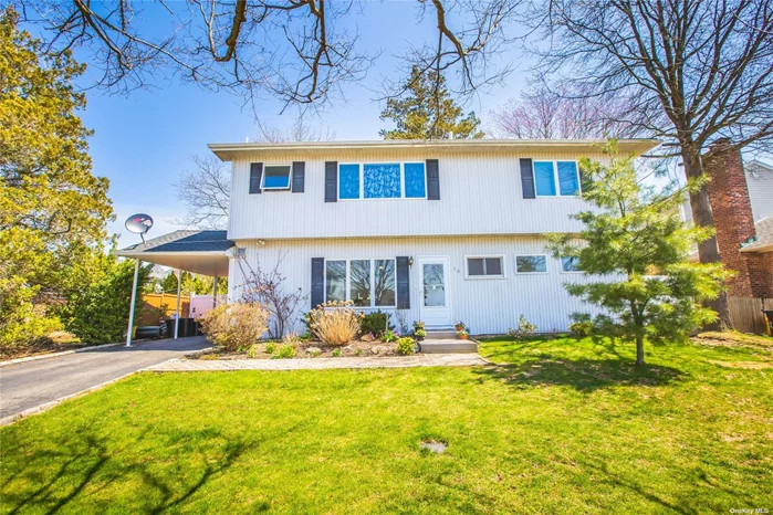 Welcome To This Beautifully Renovated Colonial Nestled In The South Groves Section Of Syosset!