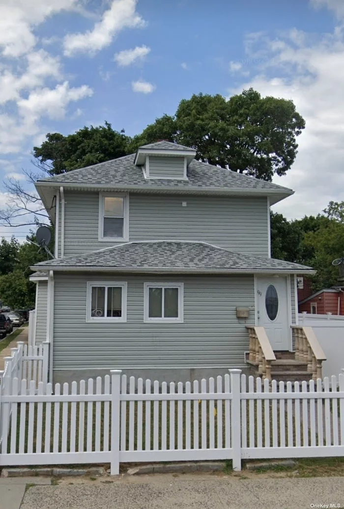 legal 2 family home 2 bed 1 bath over 2 bed 1 bath finished basement with separate entrance Business Districts (X) (can be converted for commercial use) currently vacant