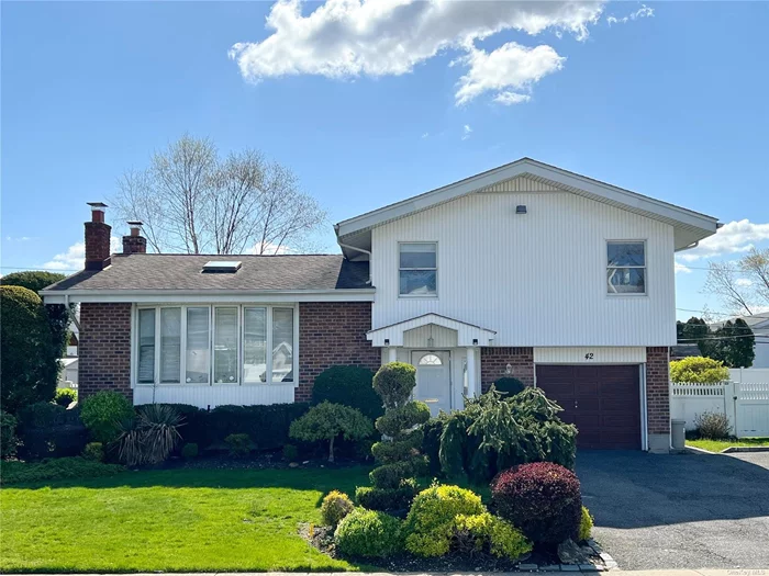 Great Opportunity To Make It Your Own. Great Mid Block Location. Extended Continental Split With 4 Bedrooms And 3 Full Baths. Pool. Gas Line On The Street. Syosset School District (Robbins Ln Elementary/South Woods Middle). Basic STAR Credit $1413. PROPERTY BEING SOLD AS IS.