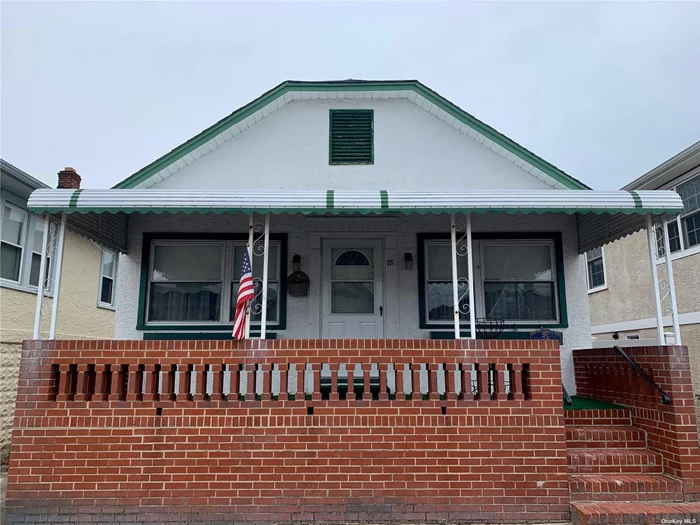 West End Wide Block Ranch w/covered brick porch. L-shaped livingroom-dining area, eat-in kitchen, 3 bedrooms & bath w/washer/dryer. Enjoy the sunset from the front porch. Great block close to stores & beach.