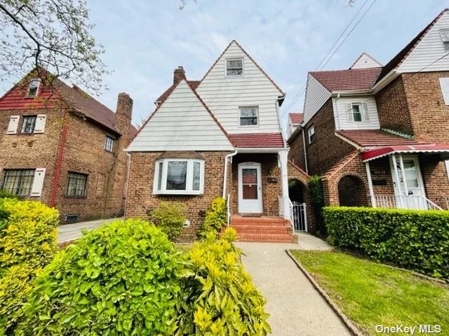 LOVELY 4 BEDROOM 3 BATH RENOVATED DETACHED HOME FOR SALE. HOME OFFERS HARDWOOD FLOOR, FIREPLACE, RENOVATED KITCHEN AND BATH. LOCATED CLOSE TO SHOPPING , TRANSPORTATION, BANKS, & HOUSE OF WORSHIPS.