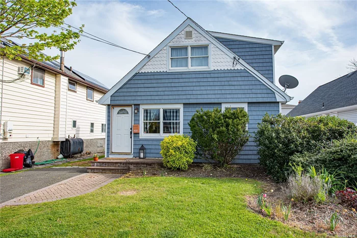 Move right in! This 3 Bedroom, 2 Full Baths Cape has Hardwood Floors Throughout, Living Room, Formal Dining Room and Granite Stainless Steel Kitchen. Fred Shores Community and Private Beach! Just Minutes To Babylon Village, Train, Beaches and Pool!