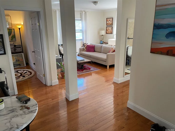 Back on the Market! Applicant got cold feet last minute. Ground Floor 2 Bedroom Apartment in the heart of Bayside. walking distance to LIRR, Bakery, 711 and Dunkin&rsquo; Donuts.