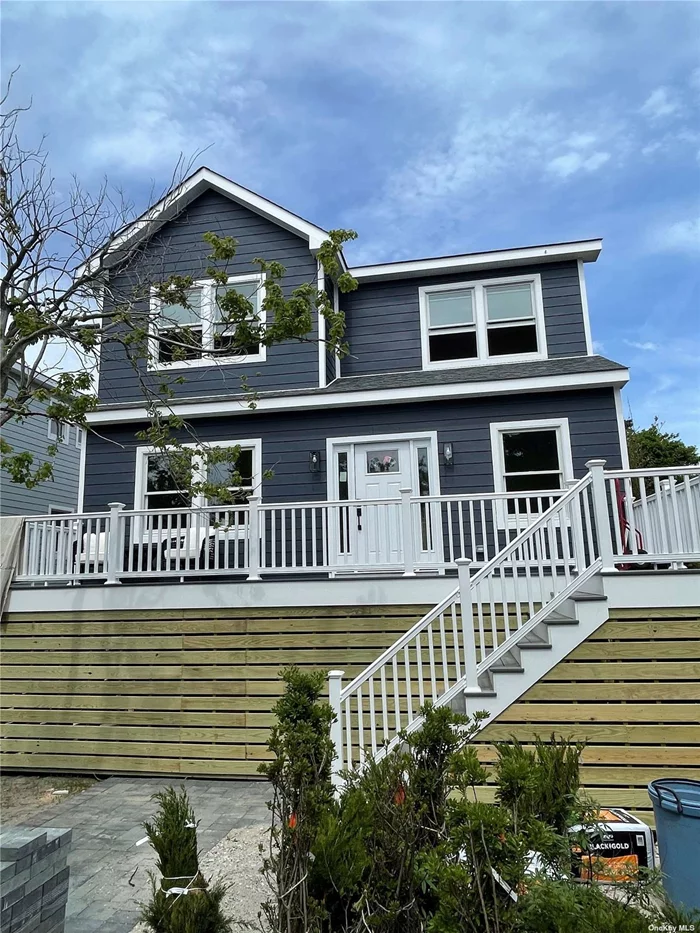 Great Location! Close to Ocean with Spacious Rooms- Don&rsquo;t Miss It! Includes Heat, Central Air, Outside Shower, Separate Entrances, 4 Beach Chairs, Beach Umbrellas, and Wagon.