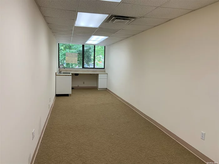 Rent Includes Taxes, Heat, Electric, Air Conditioning, Common Area Charges. Lb Not Responsible For Info Contained In Listing. Tenant Must Verify All Info. No Offer Accepted Til Formal Leases Are Fully Signed. No Comm Due Til Leases Signed. Call Barbara For Showings.