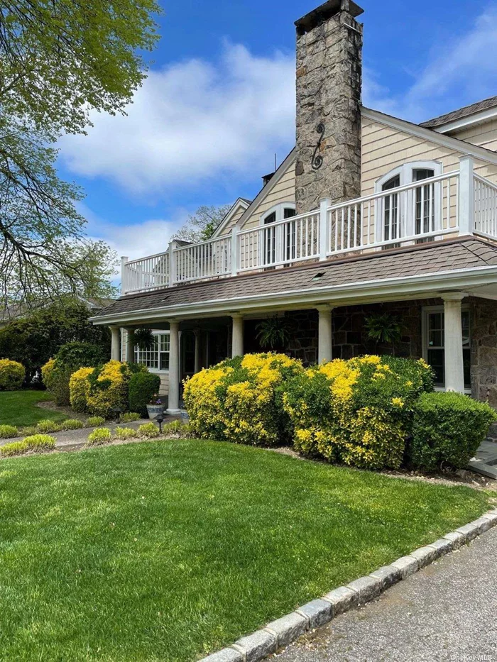 Great Opportunity to live in a quiet enclave in Port Washington. 1928 Colonial with waterview of Manhasset Bay, community pool and tennis. Dock and mooring rights.