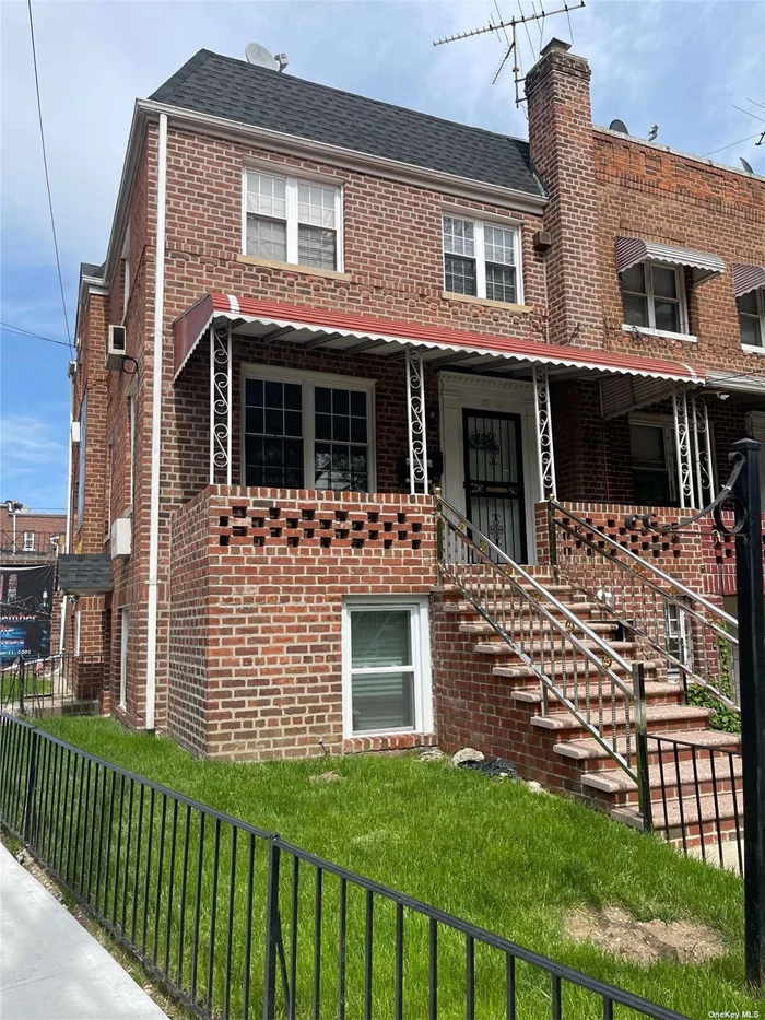 Sun-drenched office, Ready to rent! Great location on Hillside Ave. This location was formerly a dental office which features ceramic tile floors, a half bath for clients to use, and wash sinks in each room. Excellent for Business Professionals