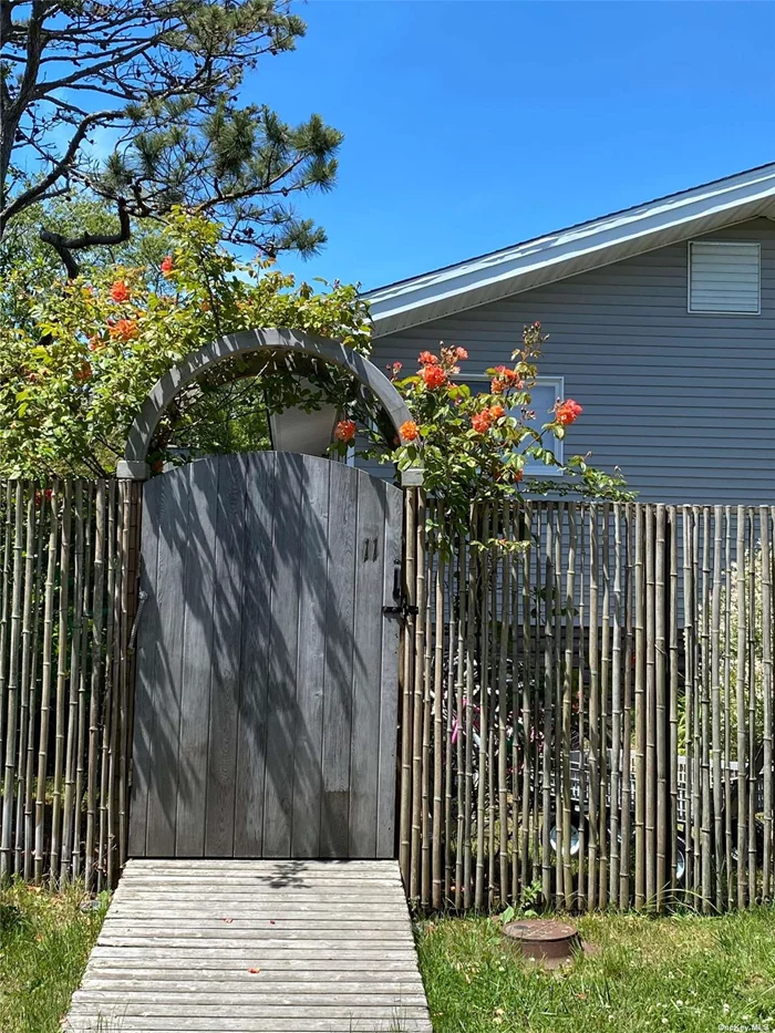 Four Bedrooms, One And A Half Baths, With A Large Great Room. Enjoy The Private Decking With Outside Shower! This Charming One Story Comes With 8 Bicycles, 8 Beach Chairs, A Beach Umbrella, And A Wagon.