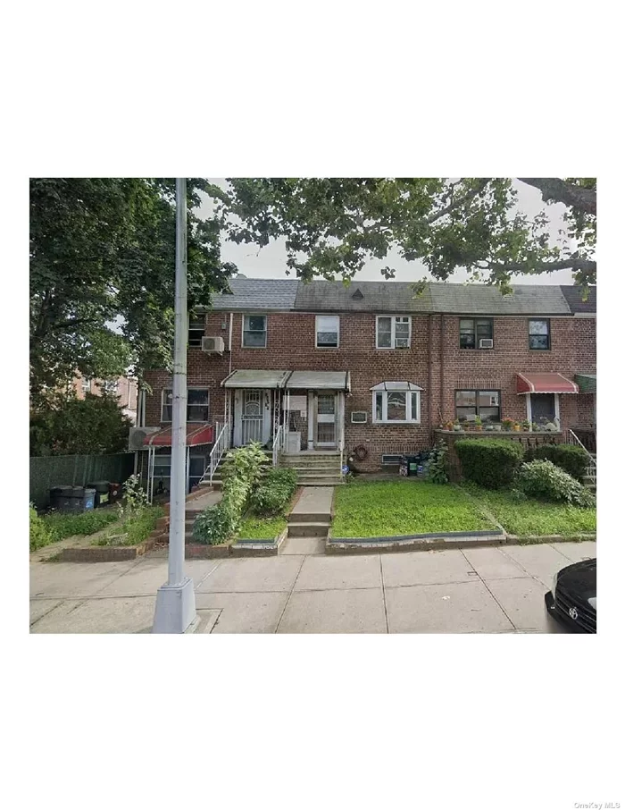 Sunny and Bright Newly Renovated Whole House Rental in Flushing next to Kissena Park. 3 Bedrooms and 2 Full Baths. Updated Kitchen and Bath. Full Finished Basement with Separate Entrance.