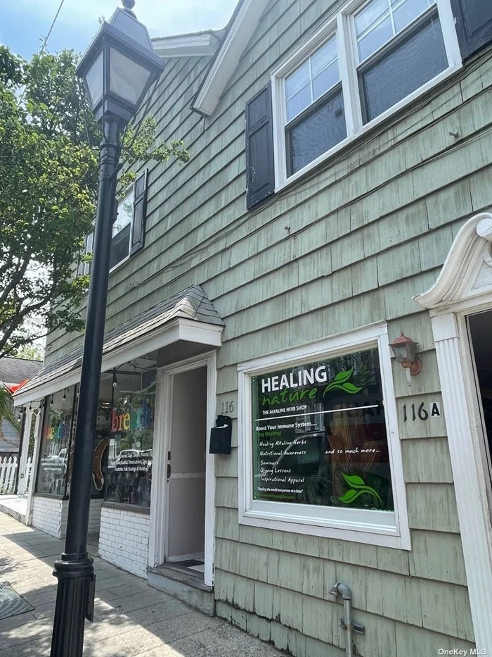 Great Studio overlooking E Main Street in Port Jefferson Village. Walk to town, LIRR , St. Charles and Mather within 1 mile. Open , Spacious and Bright , walk to Ferry which is across the street or Stony Brook only 3 miles West.