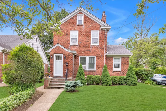 Terrific, sunny all-brick 3BR Colonial with stunning new kitchen, well located less than .5 miles to Main Street and the heart of Port Washington.