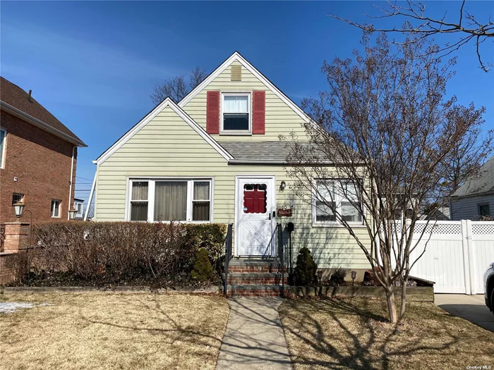 4 bedroom Cape in the heart of Whitestone. Living Room, Eat in Kitchen, 2 Bedrooms, full bath on the first floor, 2 bedrooms-- half bath on the second floor. Full partially finished basement. 1 car garage. Large fenced backyard and driveway. Freshly painted, hardwood floors.